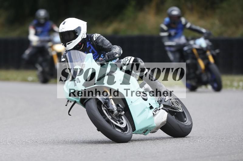 /30 23.06.2025 Get Faster Caremotion ADR/Rider Academy gruen/44